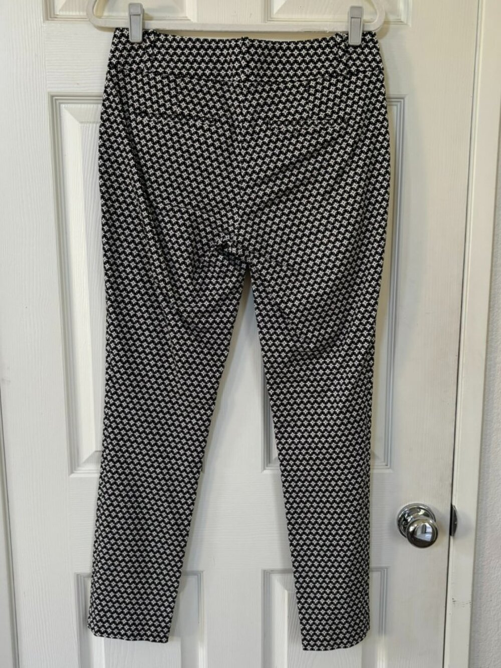 Ann Taylor Loft Marisa Black and White Geometric Print Skinny Ankle Pants 4 Tall - Picture 3 of 11